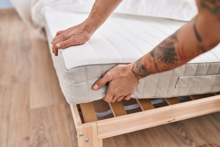 removing smell of pee from mattress