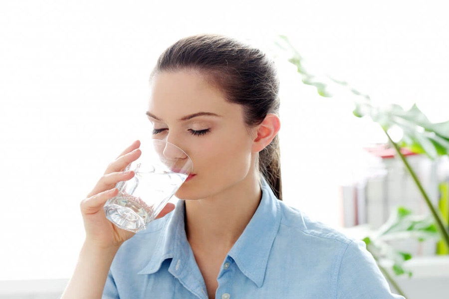 drink more water to counteract bladder irritant food and drinks